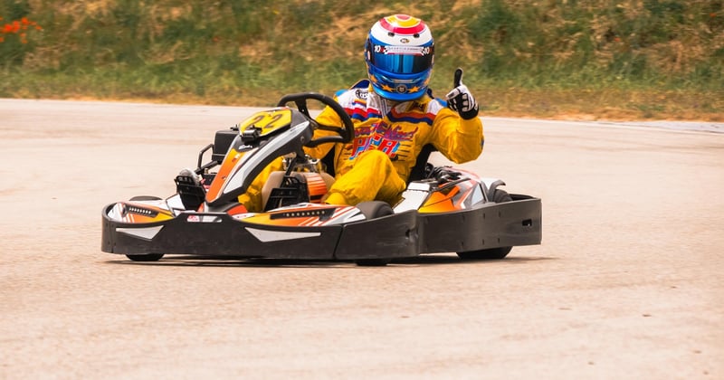 Équipement de sécurité obligatoire en karting : ce qu'il faut savoir avant de rouler